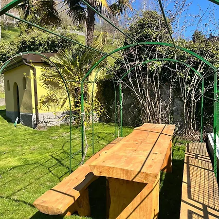 Giovanna Pensionat Solto Collina